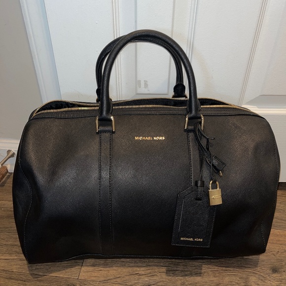 Michael Kors Travel Bag - Picture 1 of 5